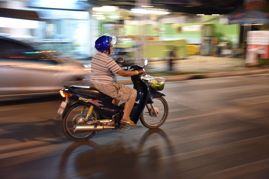 2015 06 27 Leaving Phuket Weekend Night Market 02.JPG